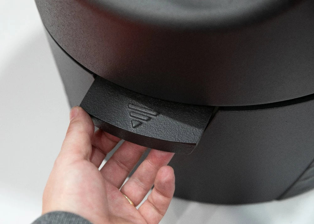 Plamen Tara designerkamin i gjutjärn – oberoende av rumsluft