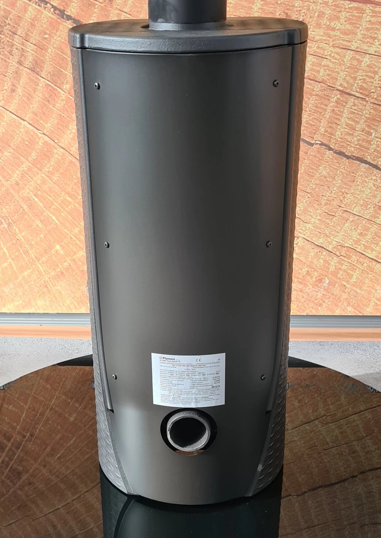 Plamen Tara designerkamin i gjutjärn – oberoende av rumsluft